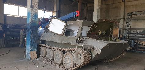 вездеход на гусеницах с буровой установкой, купить гусеничную буровую установку, мбу на гусенице