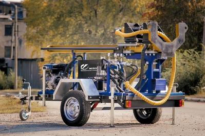 Купить гидравлическую малогабаритную буровую установку